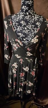 Hearts and Hips Floral V Neck Faux Wrap Long Sleeve Midi Dress Size Med